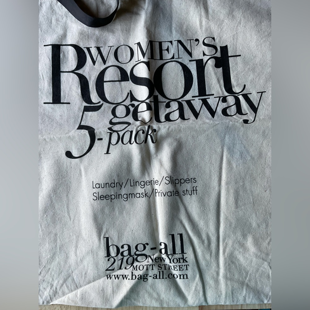 Women's Resort Getaway Bag. Laundry/Lingerie/Slippers/Seepingmask/Private stuff